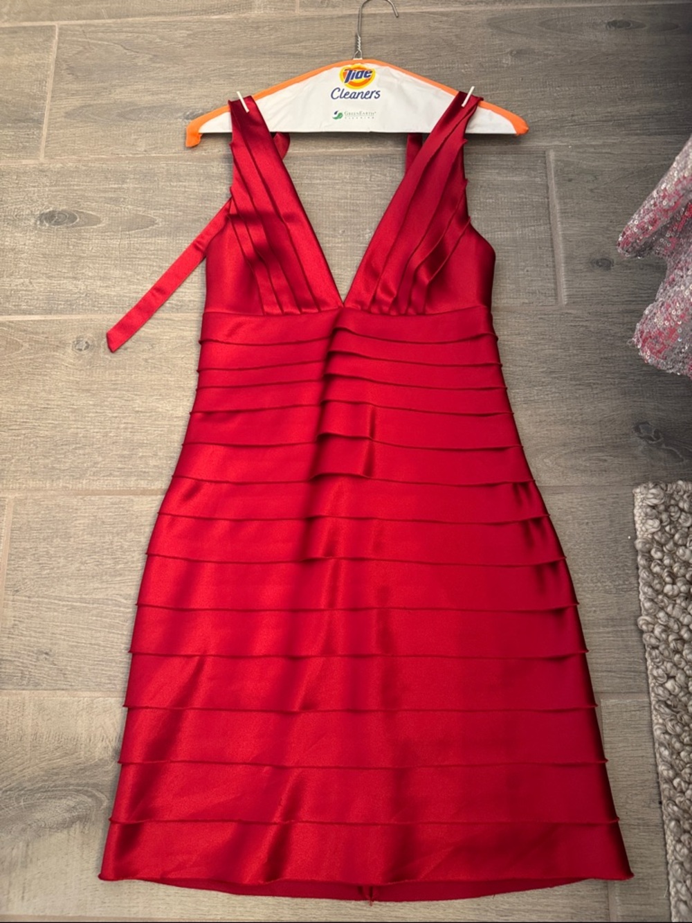 BCBGMAXAZRIA Red V-Neck Tiered Mini Dress - Picture 6 of 12